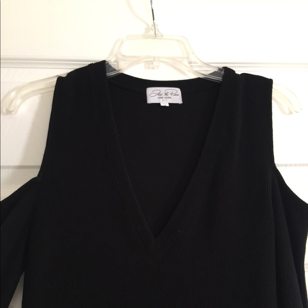 Feel The Peace open shoulders dress - Picture 3 of 9